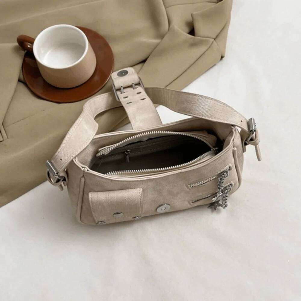 Fashion Handbag Y2K Underarm Rivet Star Spicy Girl Shoulder Armpit Retro Crossbody Bag Girls Y260205