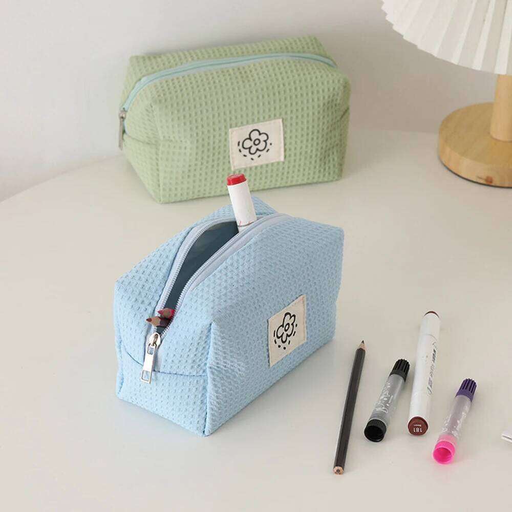 Women Make Up Organizer Waffle Plaid Cute Makeup Pouch Soft with Zipper for Brush Lipstick Eyeliner Eyebrow Pencil Y260206