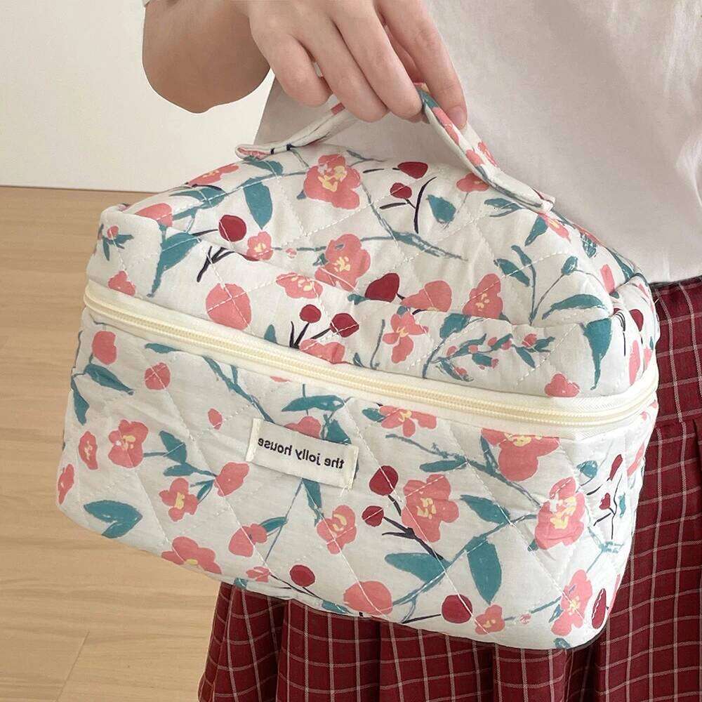 Fashion Flower Quilting Women's Cosmetic Portable Tote Cotton Makeup Storage Pouch Cute Toiletry Make Up Travel Bag For Gift Y260206
