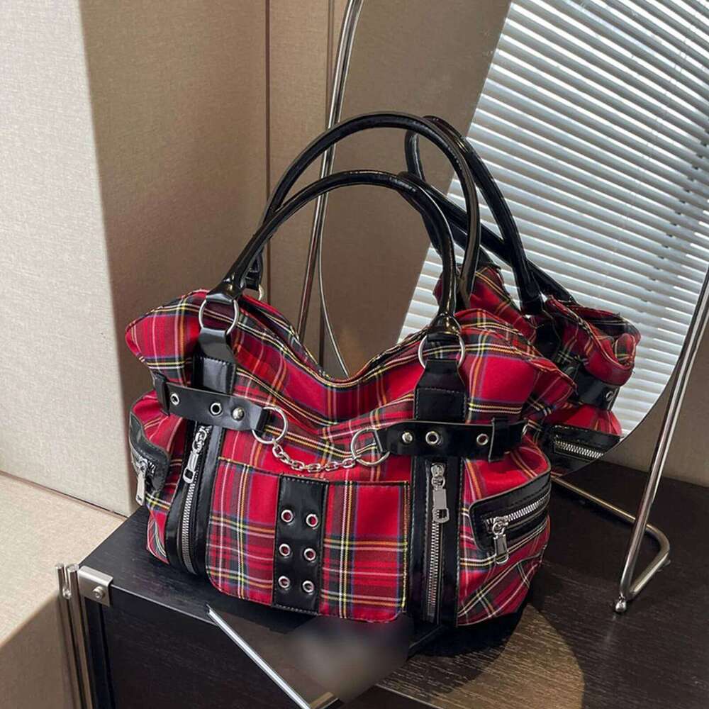 Women Casual Large Capacity Versatile Plaid Tote Multiple Pockets Rivet Motorcycle Bag Commute Handbag Y260205