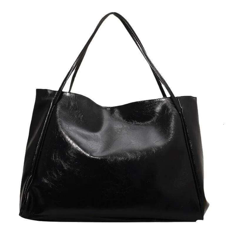 Autumn and winter new retro versatile shoulder casual soft foreign trade women's large capacity commuter tote bag Y260204