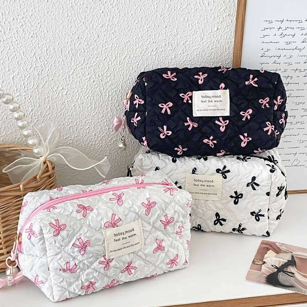 2025 Fashion Ins Pink Bow Quilted Cosmetic Large Capacity Travel Makeup Storage Pouch Handbag Women Zipper Small Bag Y260206
