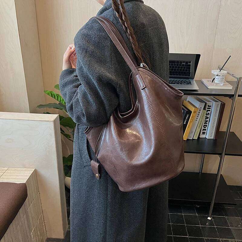 LEFTSIDE Women Big PU Leather Solid Color Shoulder 2025 Winter Retro Tote Bag Luxury Designer Trend Female Simple Handbags Y260204