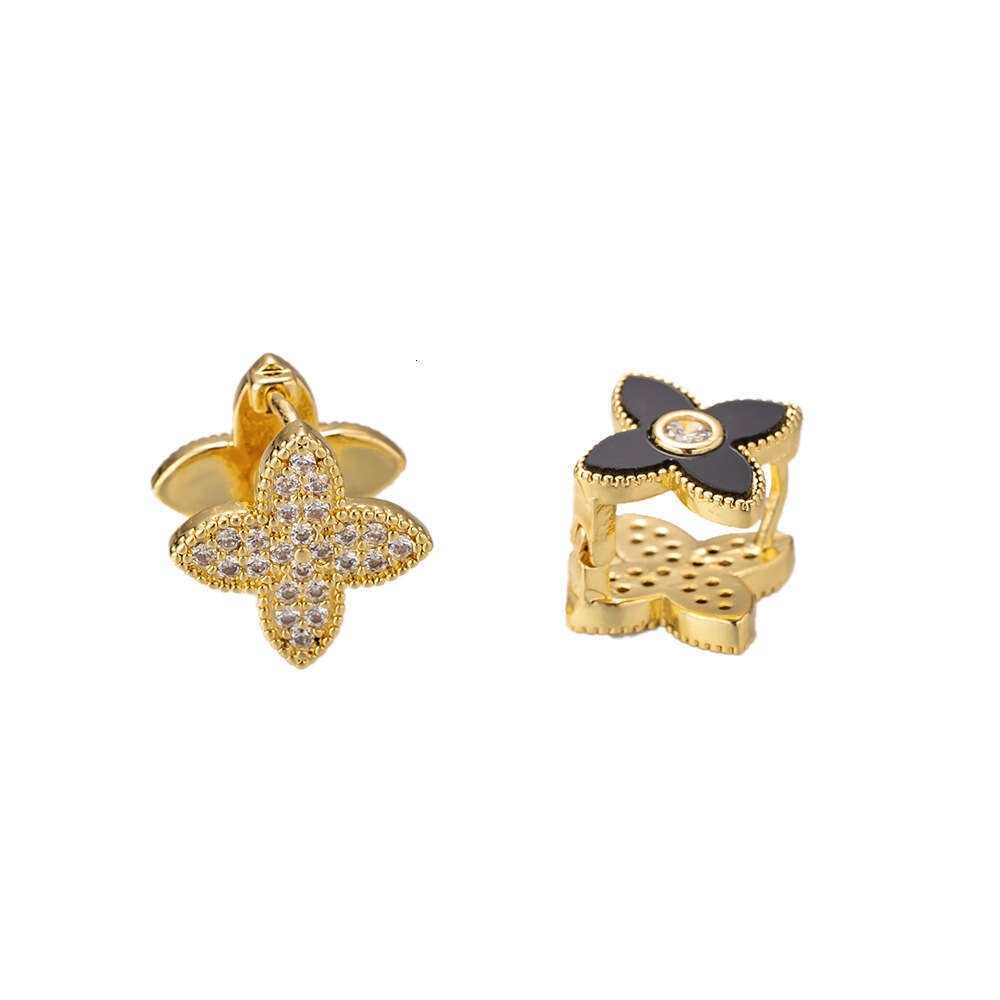Cross-border bestseller double-sided four-leaf clover niche high-end earrings, fashionable and versatile, elegant women's earrings