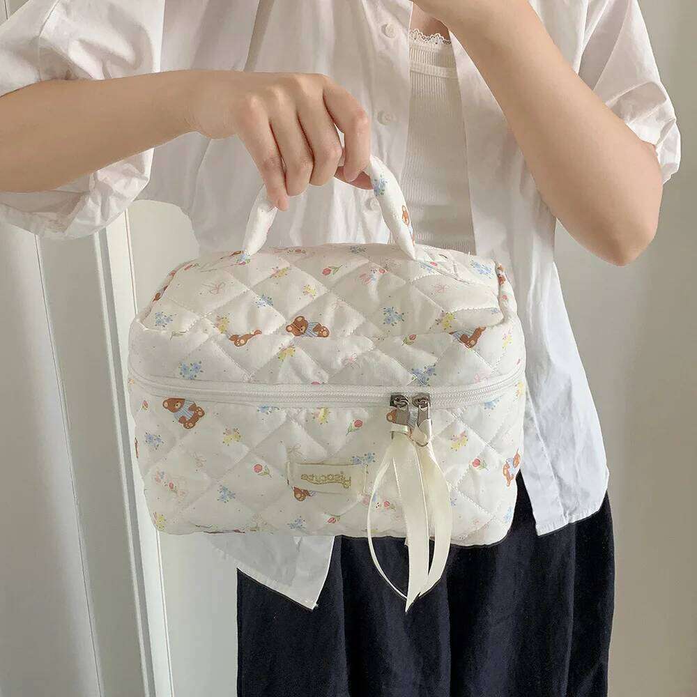 Cute Bear Makeup Bag Multi-Layer Compartments Cosmetic Organizer with Zipper, Portable Travel Toiletry Pouch for Women Girls Y260206