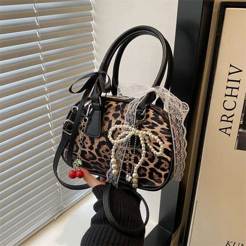 Vintage Leopard Pu Shoulder Bags for Women Portable Trendy Ladies Crossbody Bag Lace Pearl Pendant Female Bowling Handbags Y260205
