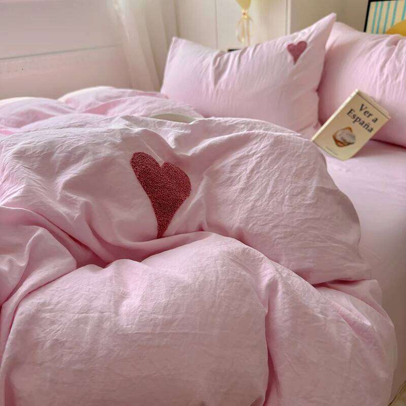 Cute Pink Heart Bedding Ins Nordic Embroidery Bed Sheet Of Four Pieces Home Luxury Duvet Cover Set For Girls XJ260206