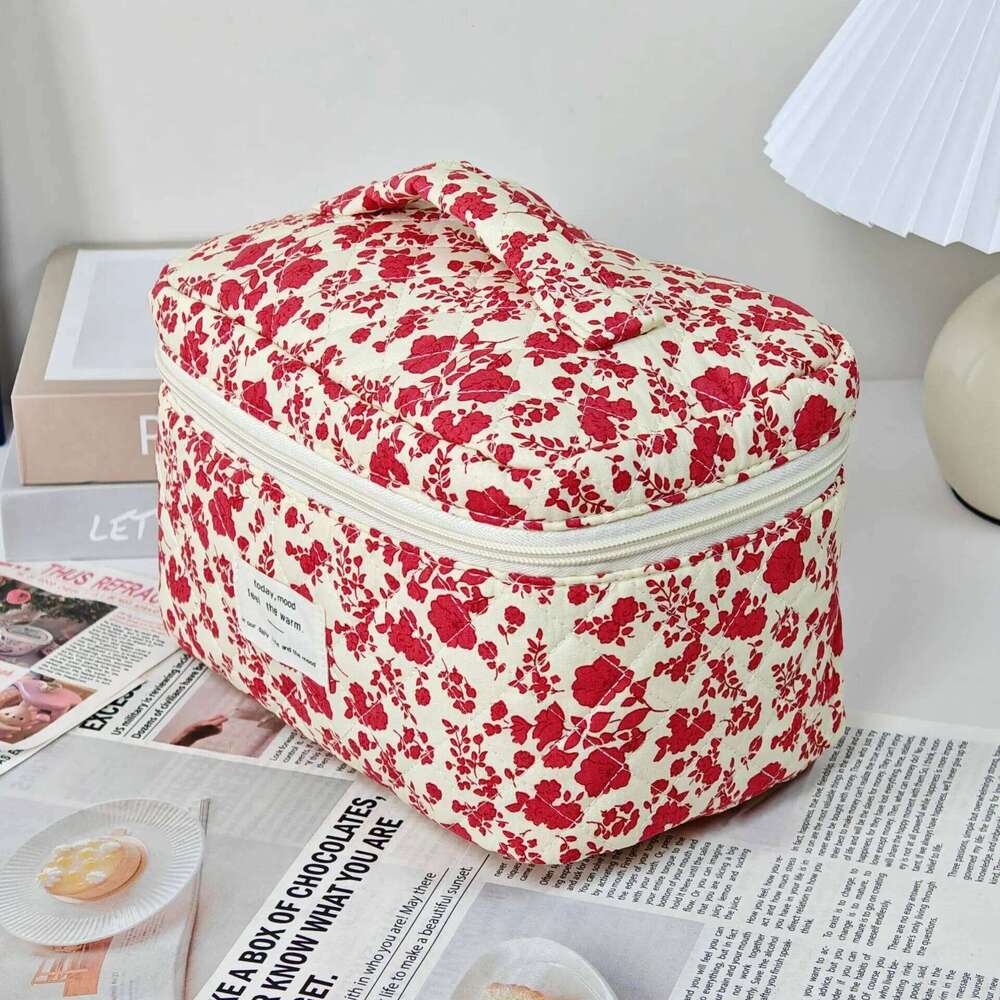 Fashion Vintage Red Blue Flower Makeup Storage Bag Ladies Cosmetic Lipstick Pouch Handbag Rose Pattern Women Quilted Zipper Bags Y260206