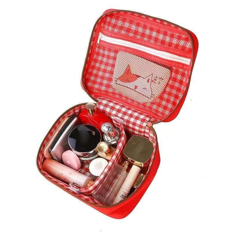 Cartoon Apple Pattern Makeup Bag Women Travel Cosmetics Toiletry Storage Pouch Female's Handbag Christmas Gift Y260206