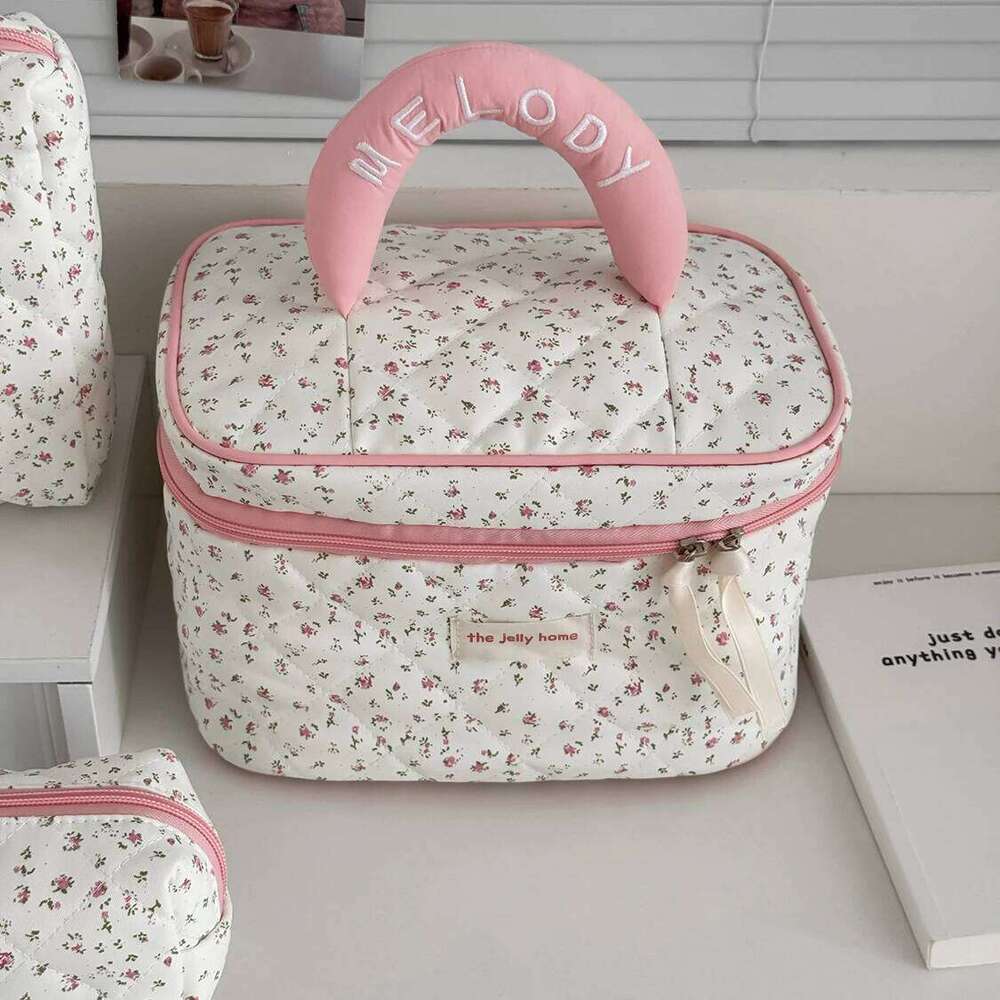 2025 Flower Women Fashion Cosmetic Quilted Large Capacity Makeup Toiletry Storage Pouch Ladies Elegant Make Up Zipper Bag Y260206