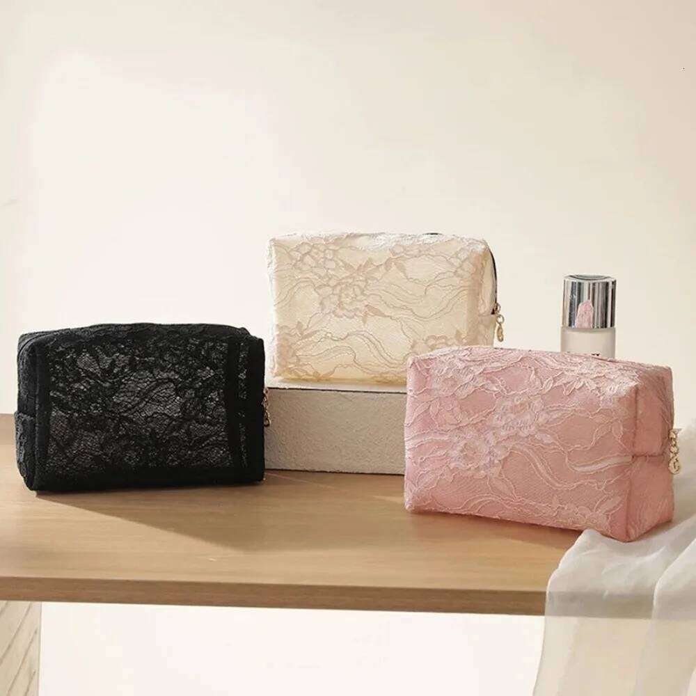 2026 Floral Lace Makeup Large Capacity Waterproof Cosmetic Pouch Flower Printed Mesh Travel Bag Storage Organizer Y260206