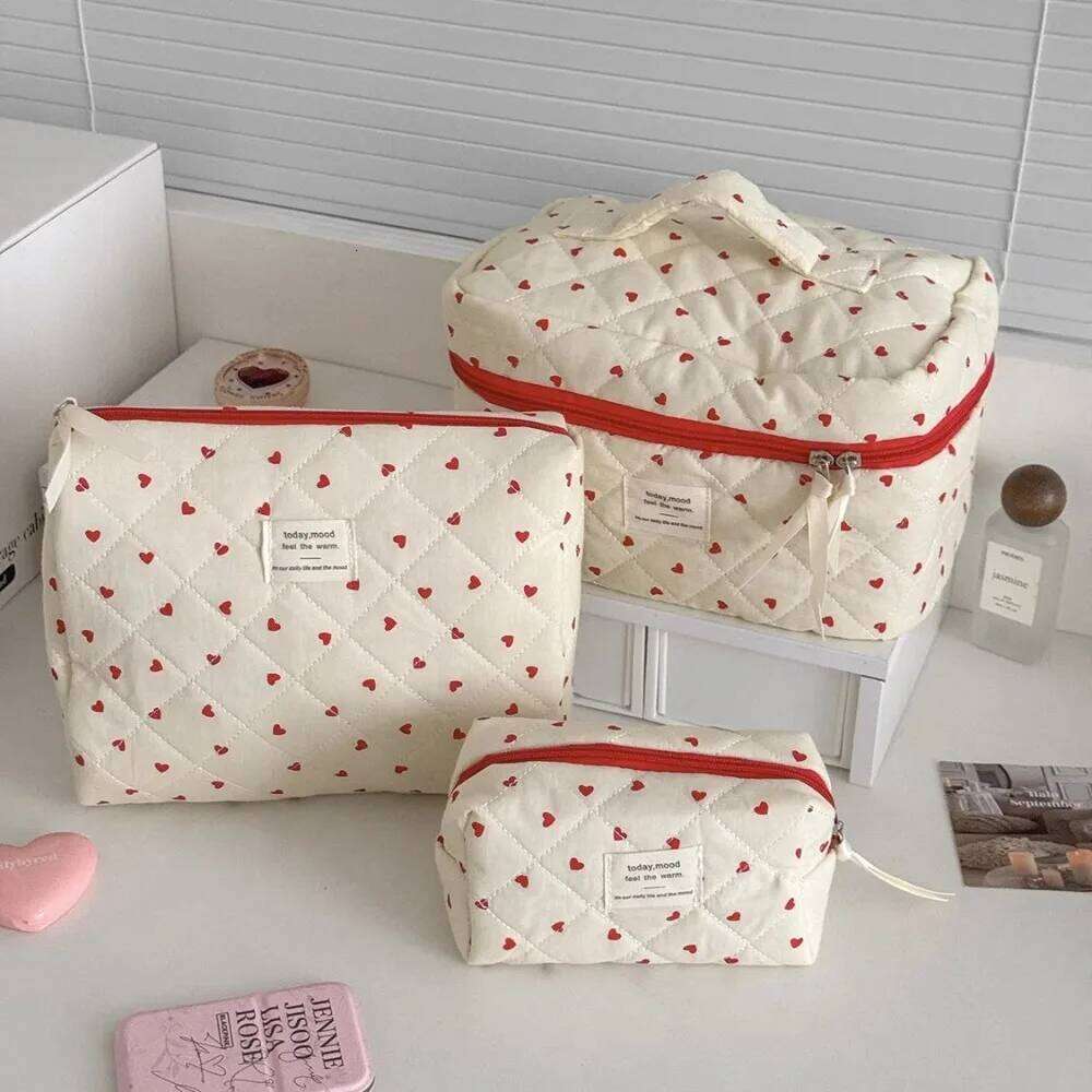 Portable Handbag Quilting Makeup Bag Heart Large Capacity Cosmetic Zipper Storage Pouch Travel Y260206