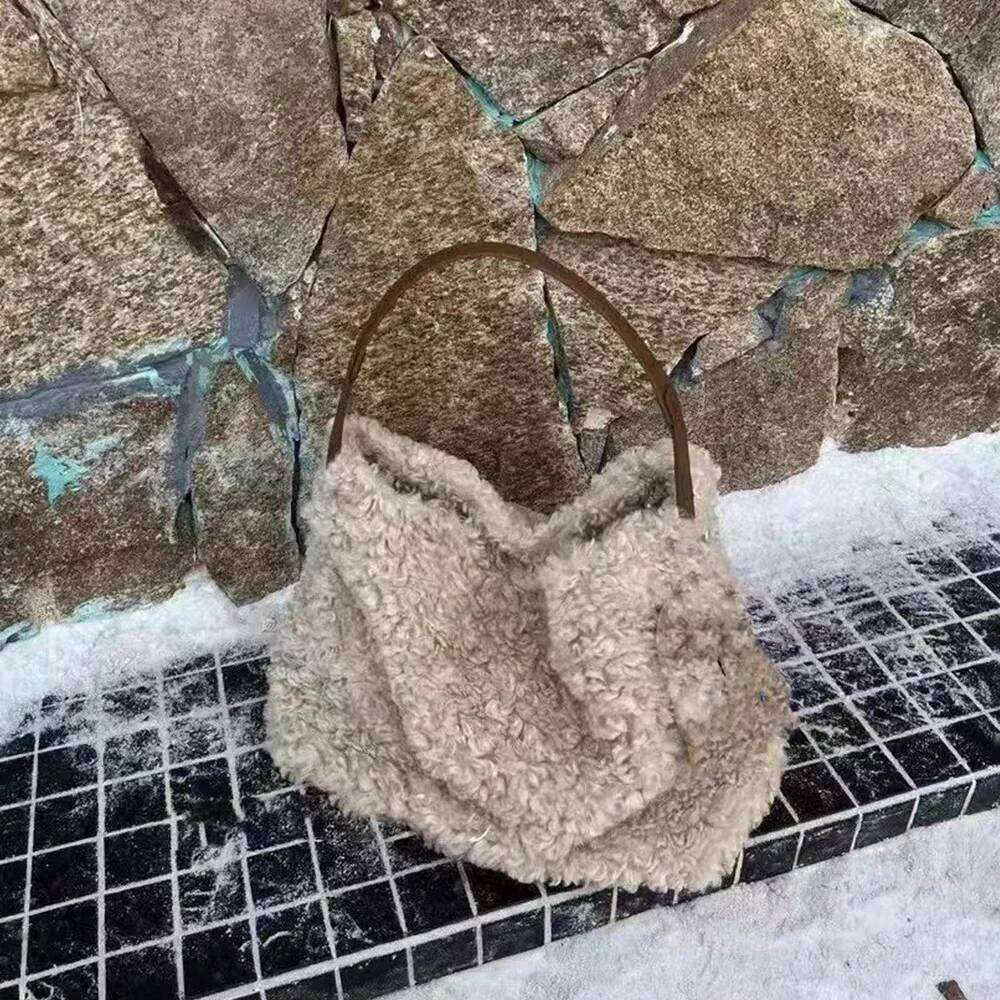 Autumn Winter Lamb Wool Tote Warm Plush Shoulder Bag Faux Fur for Women Handbag Fashion Designer Bags Shopper Clutch Purses Y260204