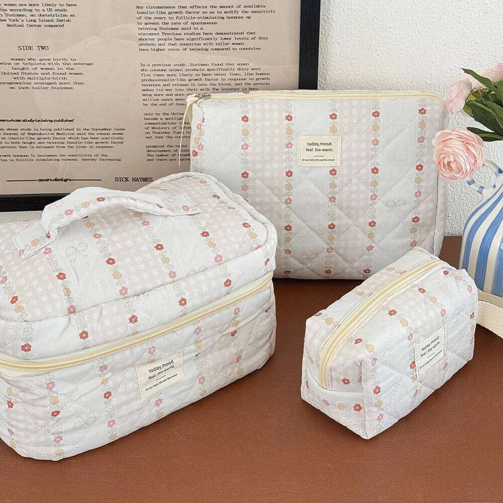 Fashion Mini Flower Women Makeup Quilting Bag Portable Cosmetic Toiletry Storage Handbag Travel Organizer Pouch Zipper Bags Y260206