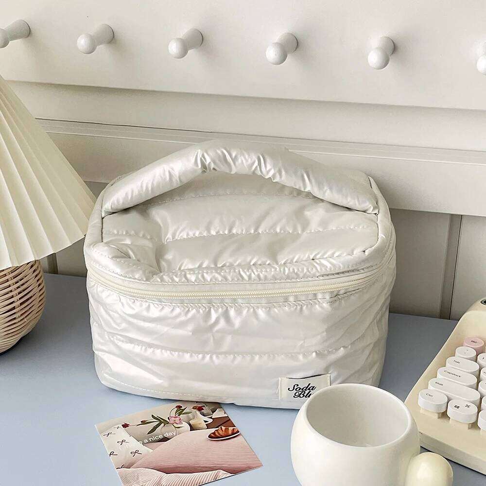 Large Capacity Tote Waterproof Makeup Travel Organizer Women Cosmetic Toiletry Pouch Elegant Ladies Zipper Bag Y260206