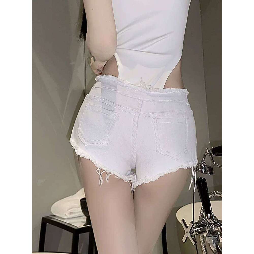 651 New Summer Europe and America Hottie Fashion Sexy Low Rise Ripped Ladies Denim Shorts Hot Pants Jeans XJ260206