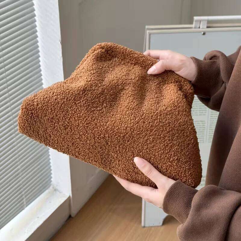 Autumn and Winter Teddy Fleece Bag for Women, Portable Travel Cosmetic Organizer, Super Popular Makeup Artist Case, Fashi Y260206