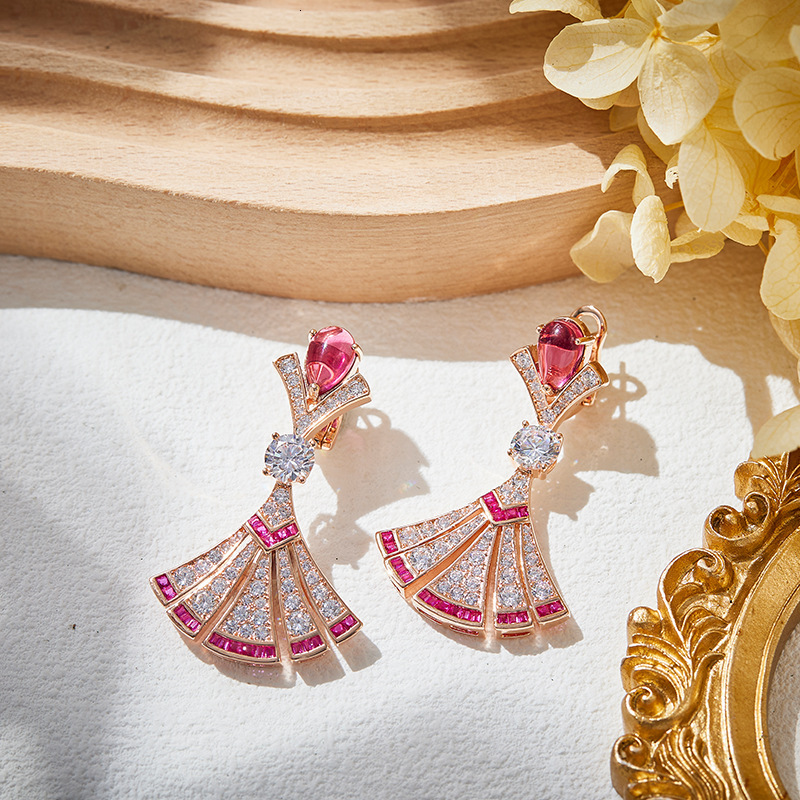 Earrings New Small-Sized Beauty Fan Earrings, Gold-Plated Earrings, Elegant Celebrity Style, Fan-Shaped, Celebrity-Inspired Evening Earrings