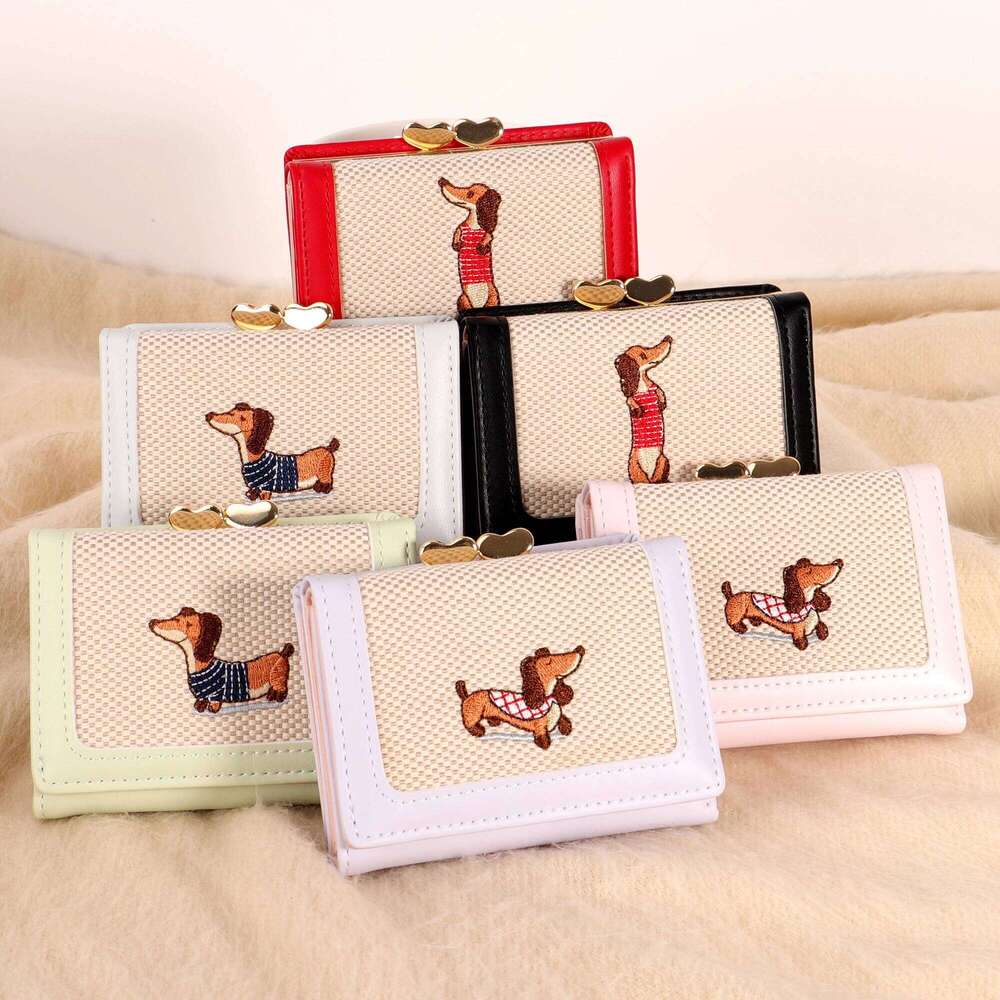 This stylish, simple and multi-functional single-shoulder bag with vertical buckle. It is a portable large-capacity singl Y260206