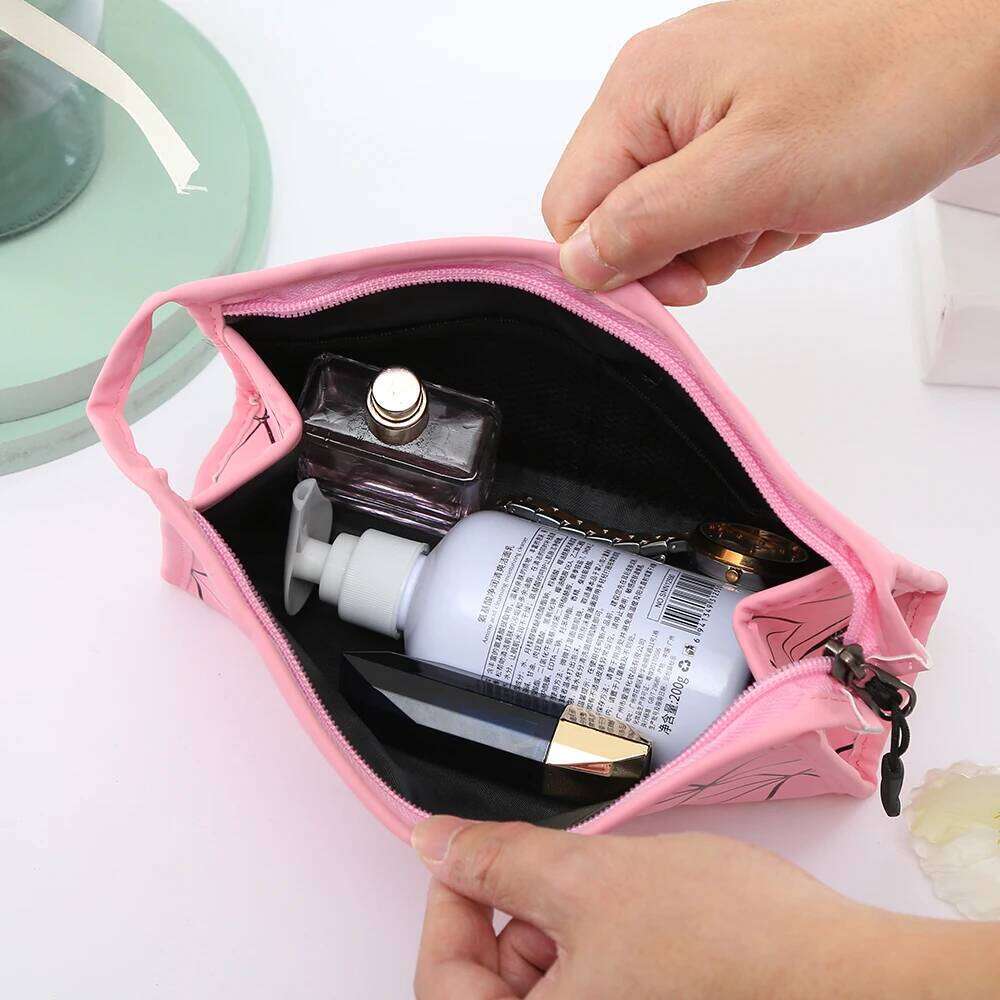 Fashionable portable waterproof PU makeup Ladies' diamond grid hand-held wash Large capacity travel supplies storage bag Y260206