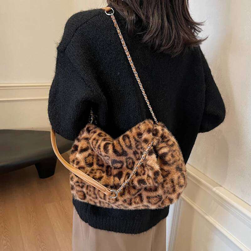 Leopard Pattern Plush Handbag for Women Large Capacity Autumn Winter Versatile Chain One Shoulder Bags Work Commuter Tote Bag Y260205