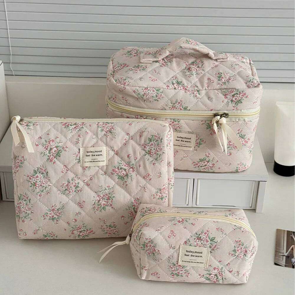 Vintage Rose Women Cosmetic Fashion Travel Organizer Makeup Quilted Pouch Ladies Make Up Storage Handbag Zipper Bag Y260206