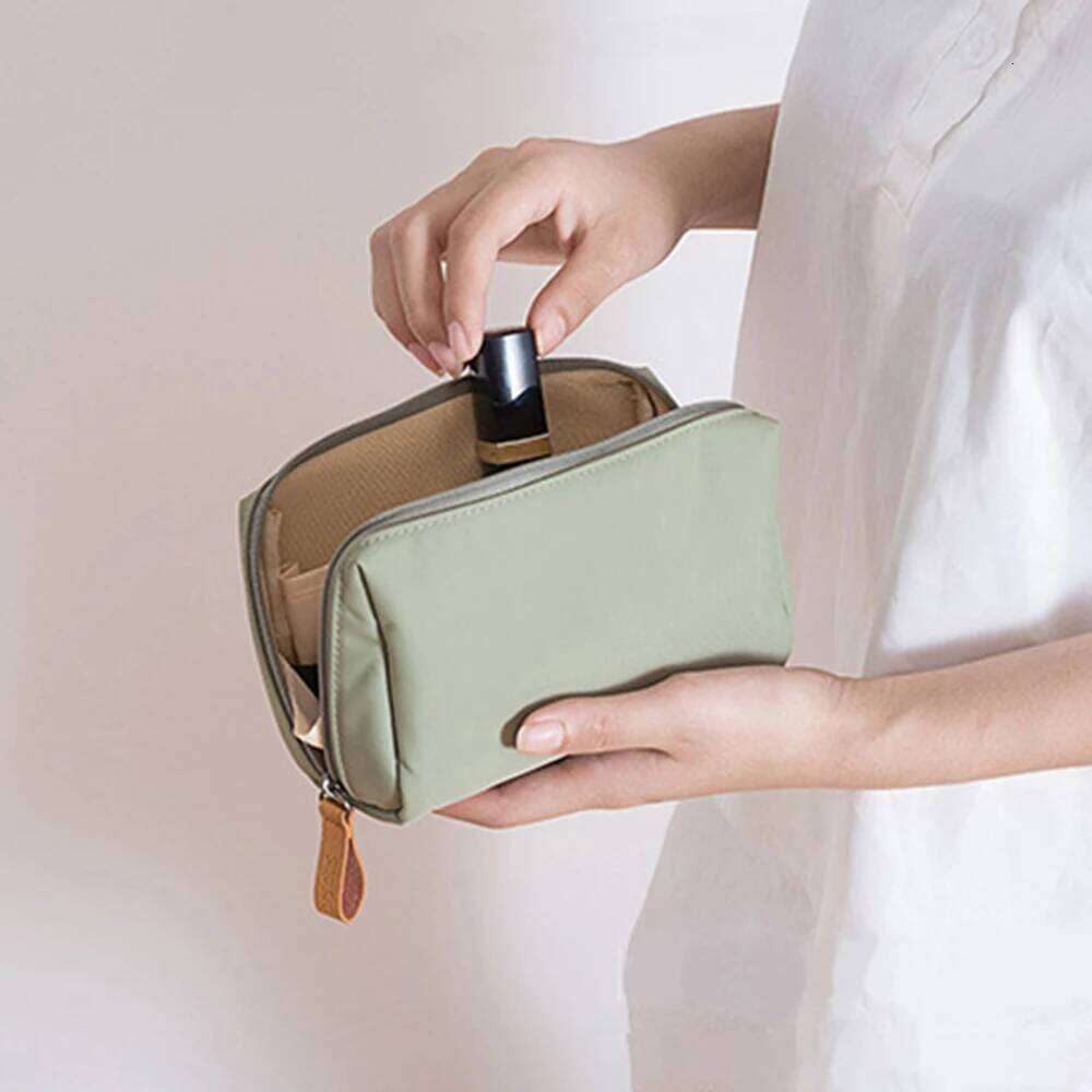 1pc Green/Pink/Blue Small Purse Portable Waterproof Cosmetic Lipstick Bag Travel Makeup Pouch For Girls Women Y260206