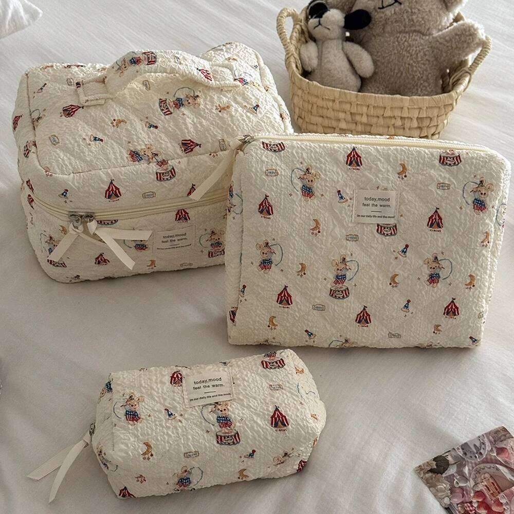 Fashion New Cartoon Rabbit Girl Makeup Tote Cosmetic Organizer Quilted Pouch Handbag Ladies Kawaii Zipper Storage Bag Y260206