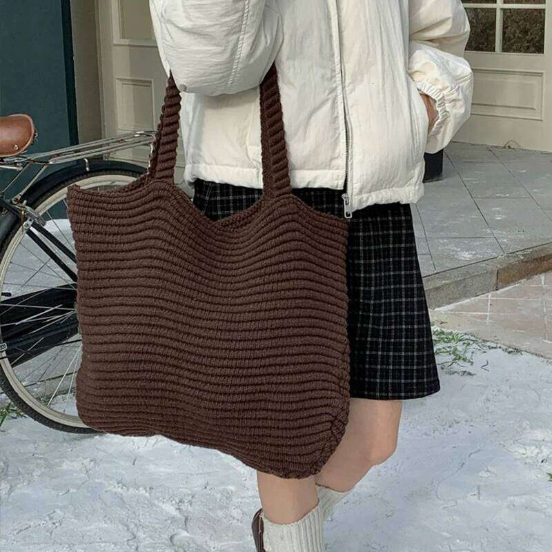 Retro Handbag for Women Autumn Winter New Korean Edition Solid Color Knitted Large Capacity Travel Handheld Bag Y260204