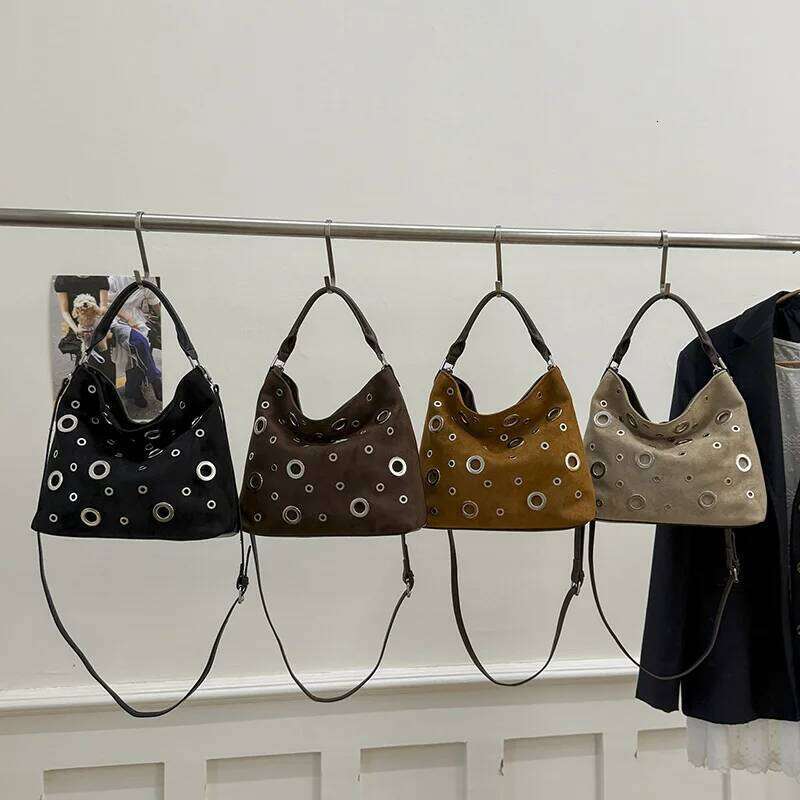 Retro Niche Metal Rivet Tote for Women New Versatile Biker Style Shoulder Crossbody Bag Y260205