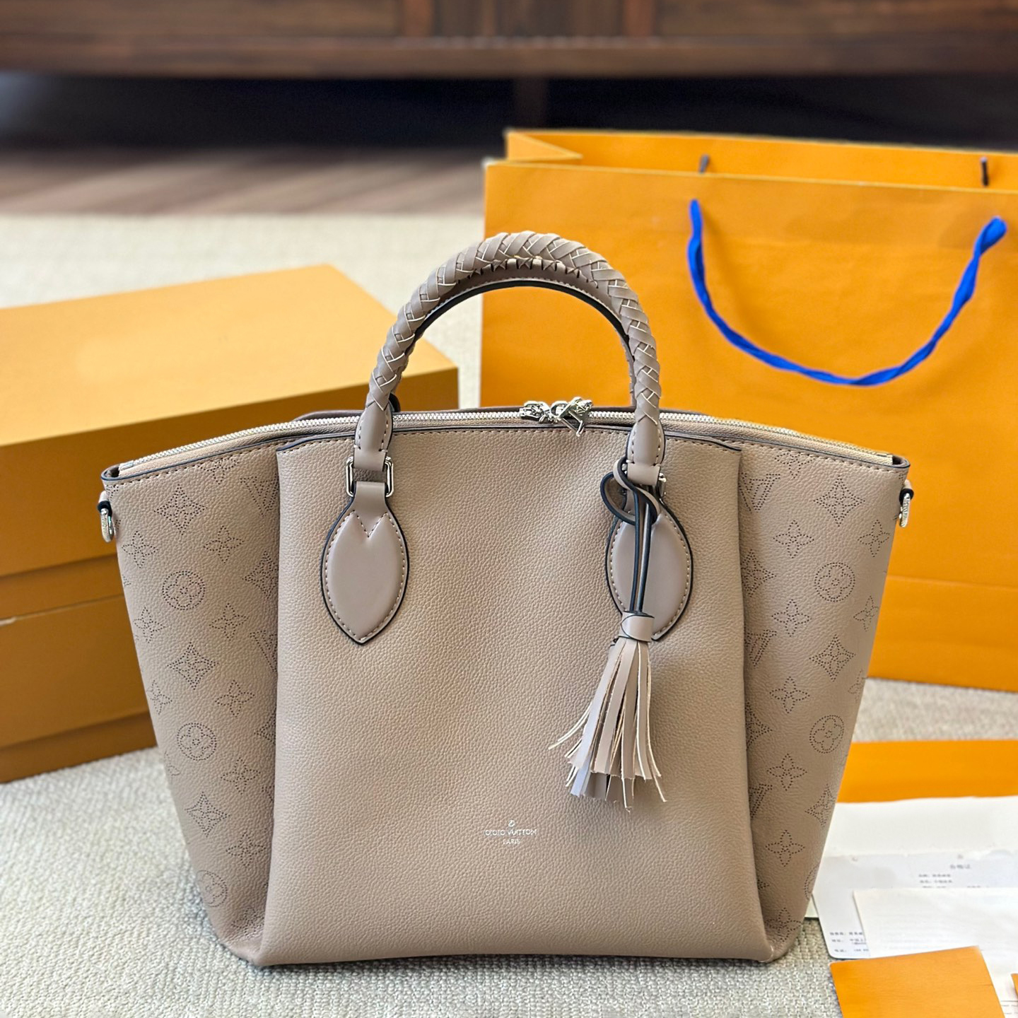 Designer Bag Haumea leather Bag Luxury Bag High Quality and leather shoulder strap Bag Women's Wallets Bag Handbags Bag 10A.
