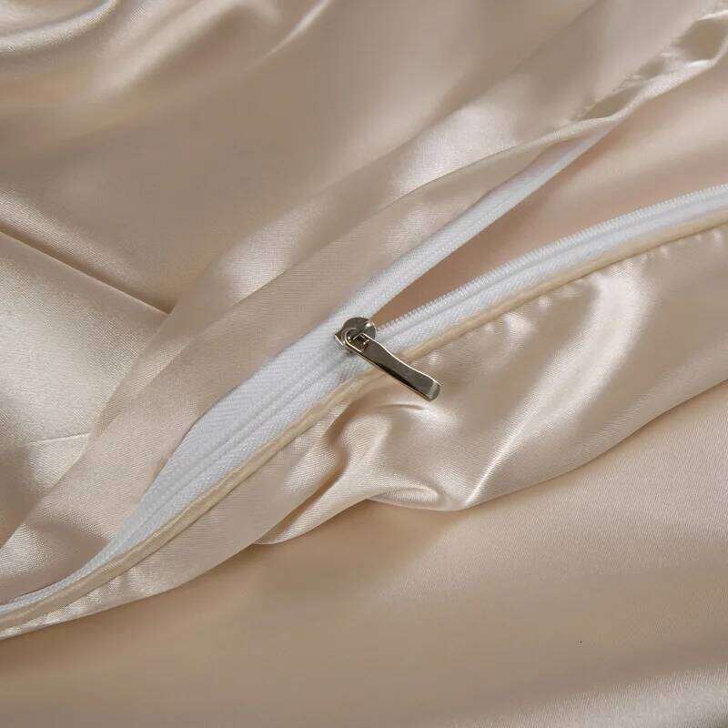 Luxury Mulberry Silk Duvet Set High End Satin Solid Color Quilt and Pillowcases Soft Silky King Size Comforter Cover XJ260206