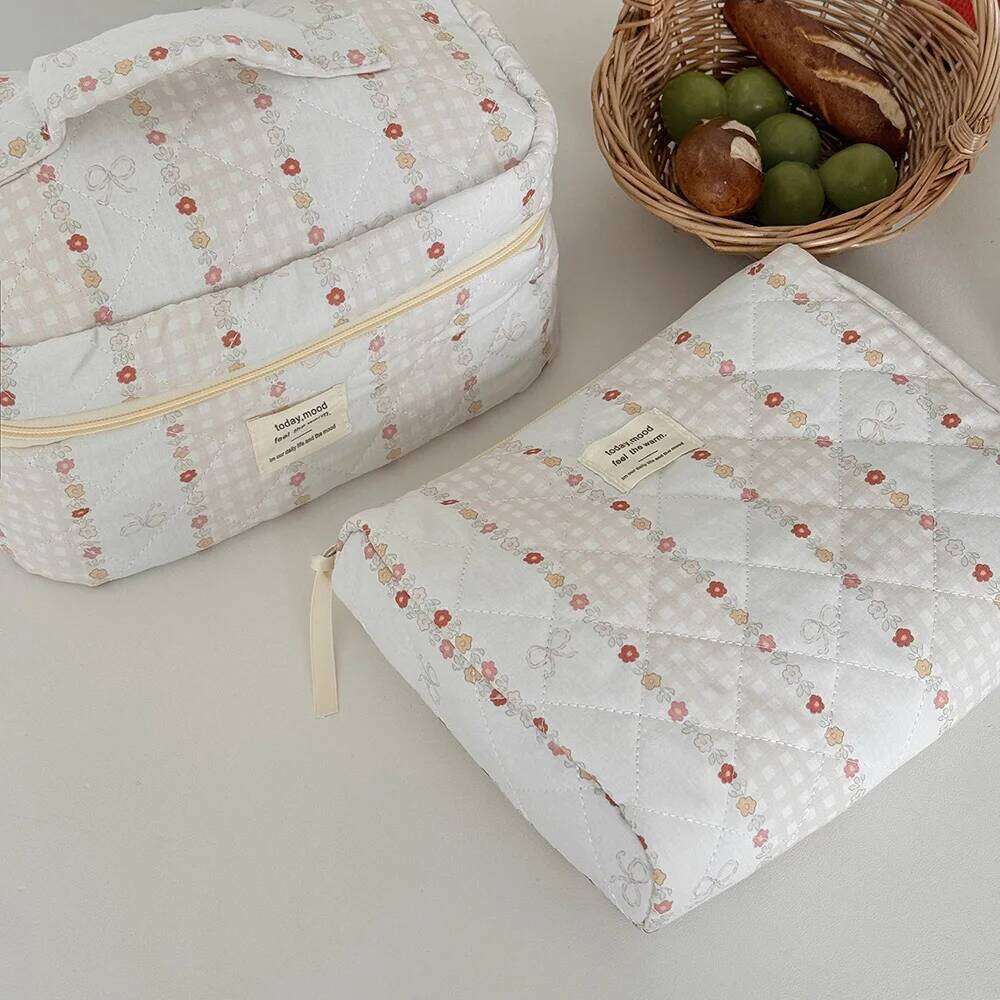 Fashion Mini Flower Women Makeup Quilting Bag Portable Cosmetic Toiletry Storage Handbag Travel Organizer Pouch Zipper Bags Y260206