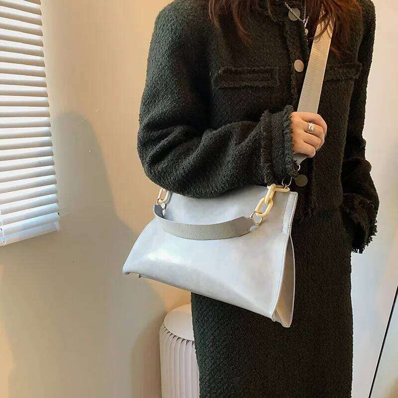 New Fashion Soft Surface Solid Color Women's Underarm Large Capacity Casual Handbag Shoulder Bag Y260204