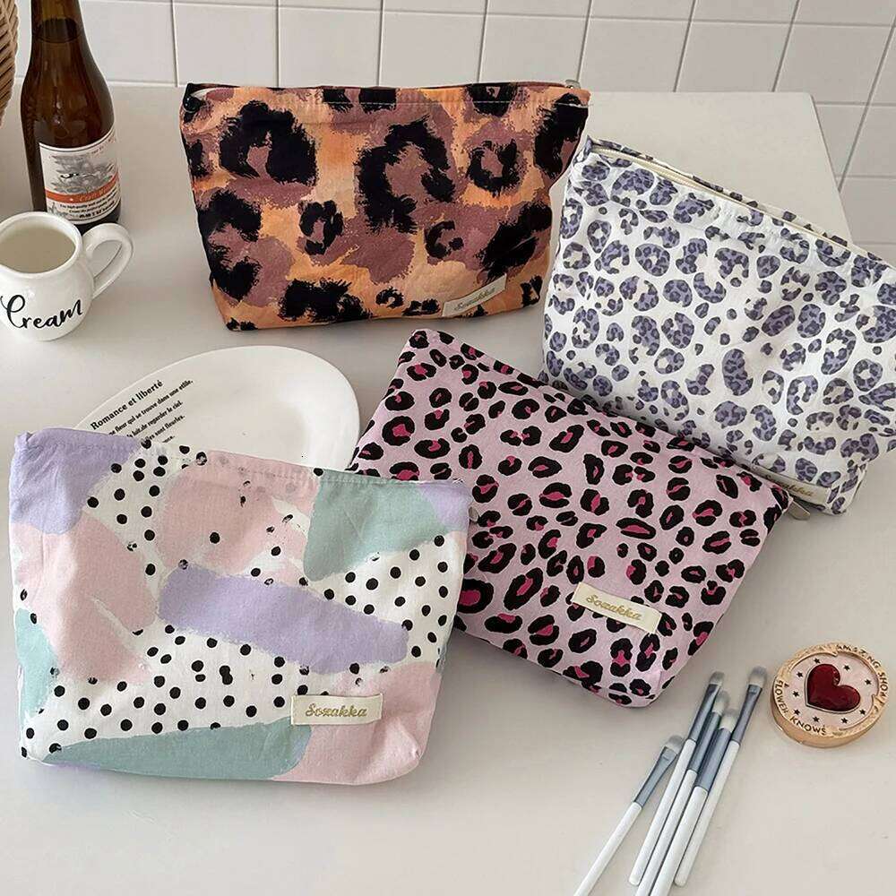 2025 New Fashion Women Leopard Cosmetic Portable Travel Organizer Toiletry Makeup Storage Handbag Pouch Ladies Zipper Bag Y260206