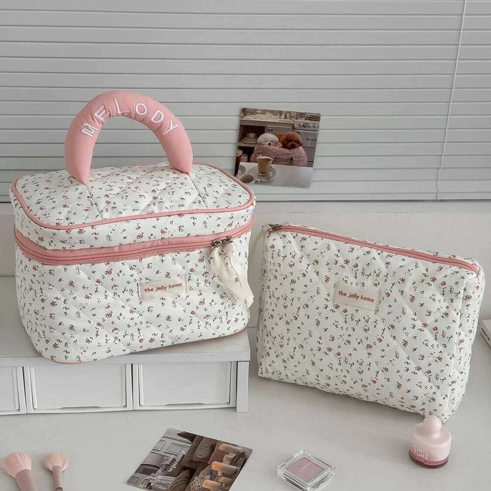 2025 Flower Women Fashion Cosmetic Quilted Large Capacity Makeup Toiletry Storage Pouch Ladies Elegant Make Up Zipper Bag Y260206