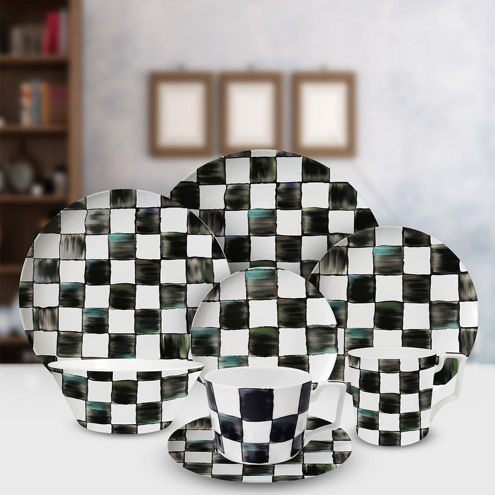 2023 Best-Selling Ink-Style Black and White Checkered Western Dinner Plate Football-Themed Creative Ceramic Dessert Cake Plate 201217