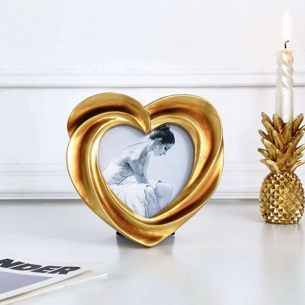 1PC, European golden cream heart-shaped three-dimensional pattern decorative frame, suitable for family photo display S260205