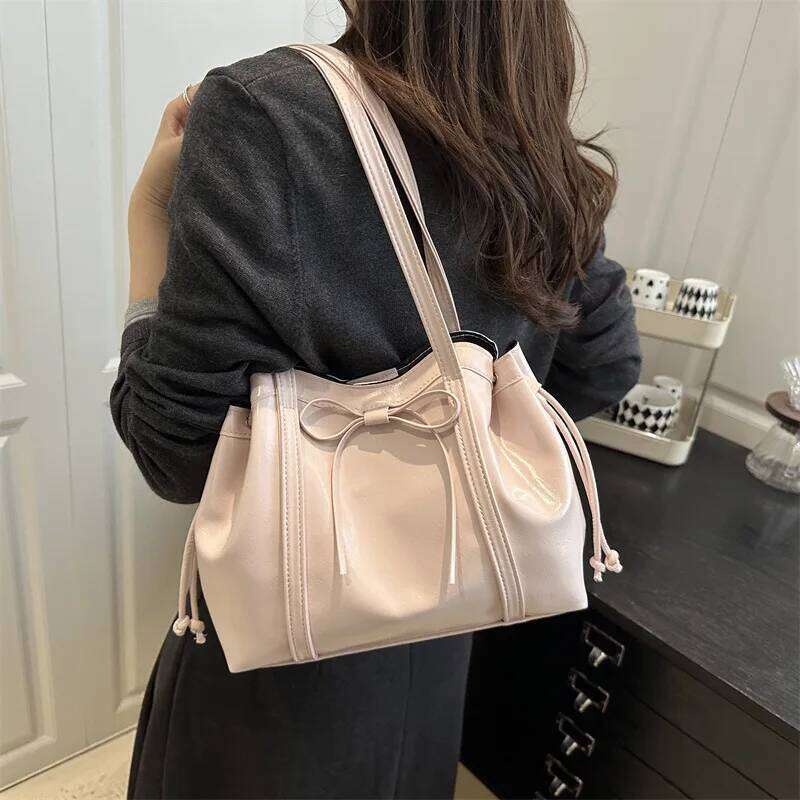 2025 Autumn Niche Tote Bag, Vintage Soft Leather Shoulder Purse for Women, Casual Commuter Crossbody, Versatile Day to Night Bag Y260205