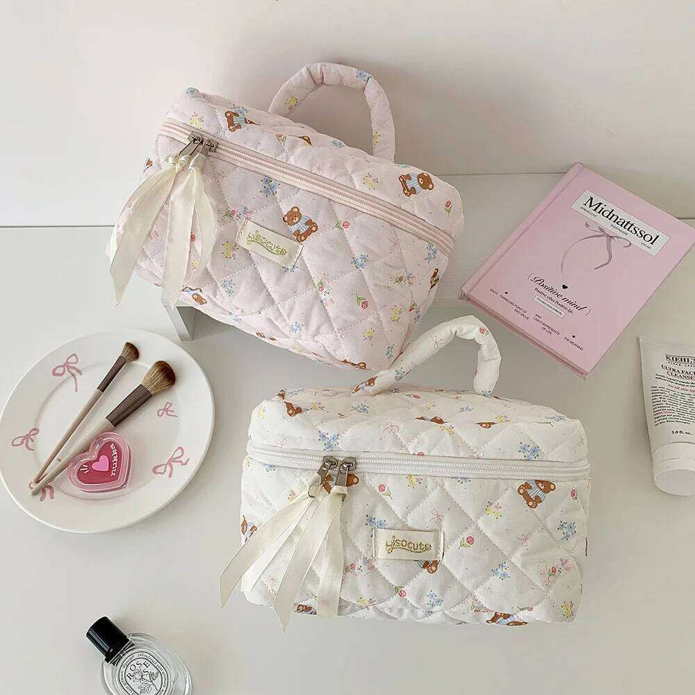 Cute Bear Makeup Bag Multi-Layer Compartments Cosmetic Organizer with Zipper, Portable Travel Toiletry Pouch for Women Girls Y260206