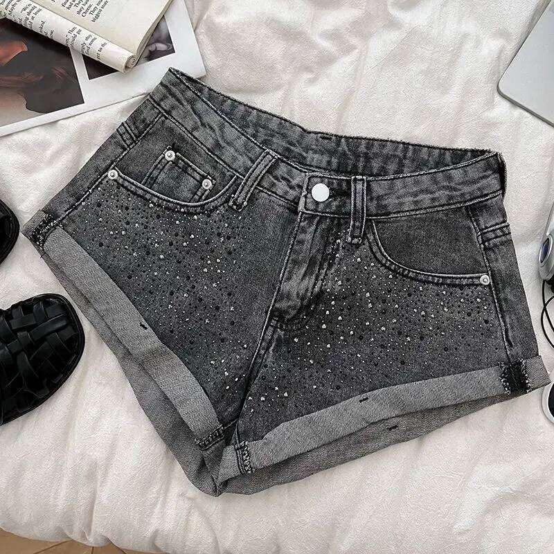Retro Fashion Rhinestone Denim Shorts Women Pink Summer New A-Line Wide Leg Jeans Ultra Short For Hot Girls Bottoms XJ260206