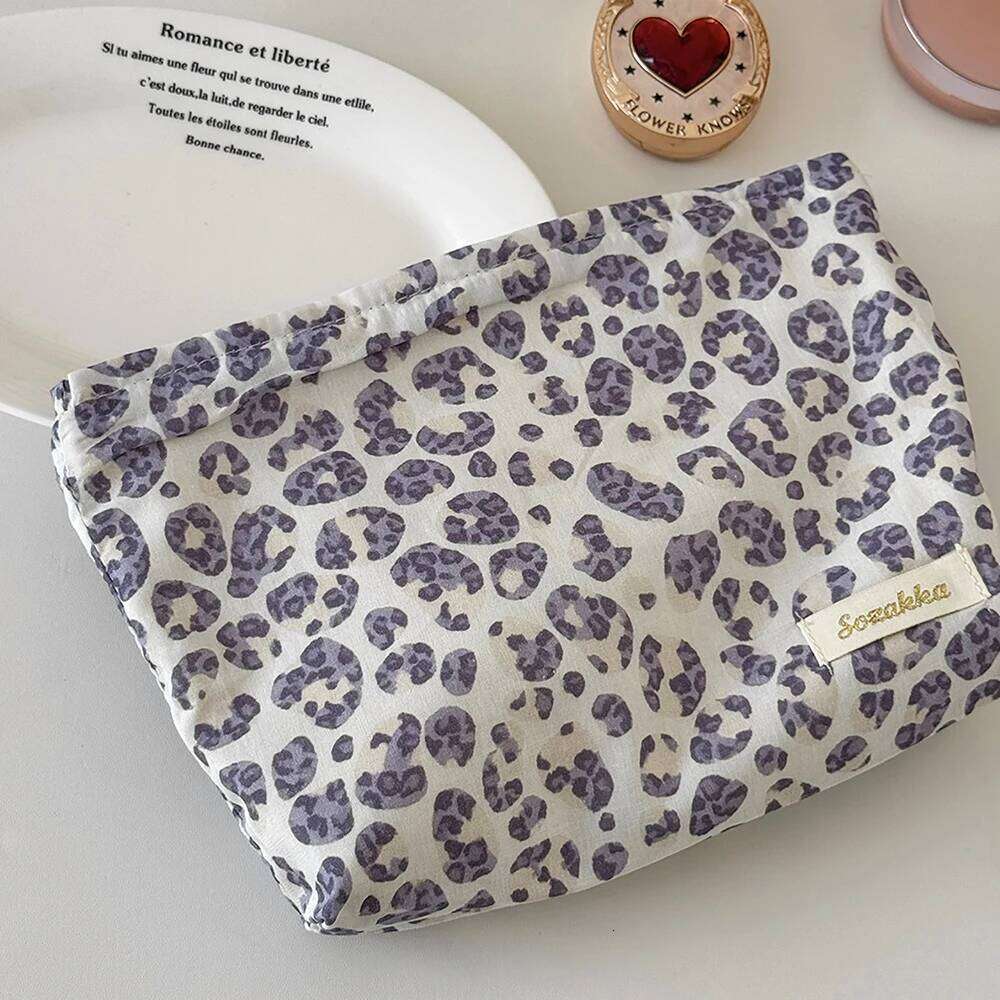 2025 New Fashion Women Leopard Cosmetic Portable Travel Organizer Toiletry Makeup Storage Handbag Pouch Ladies Zipper Bag Y260206