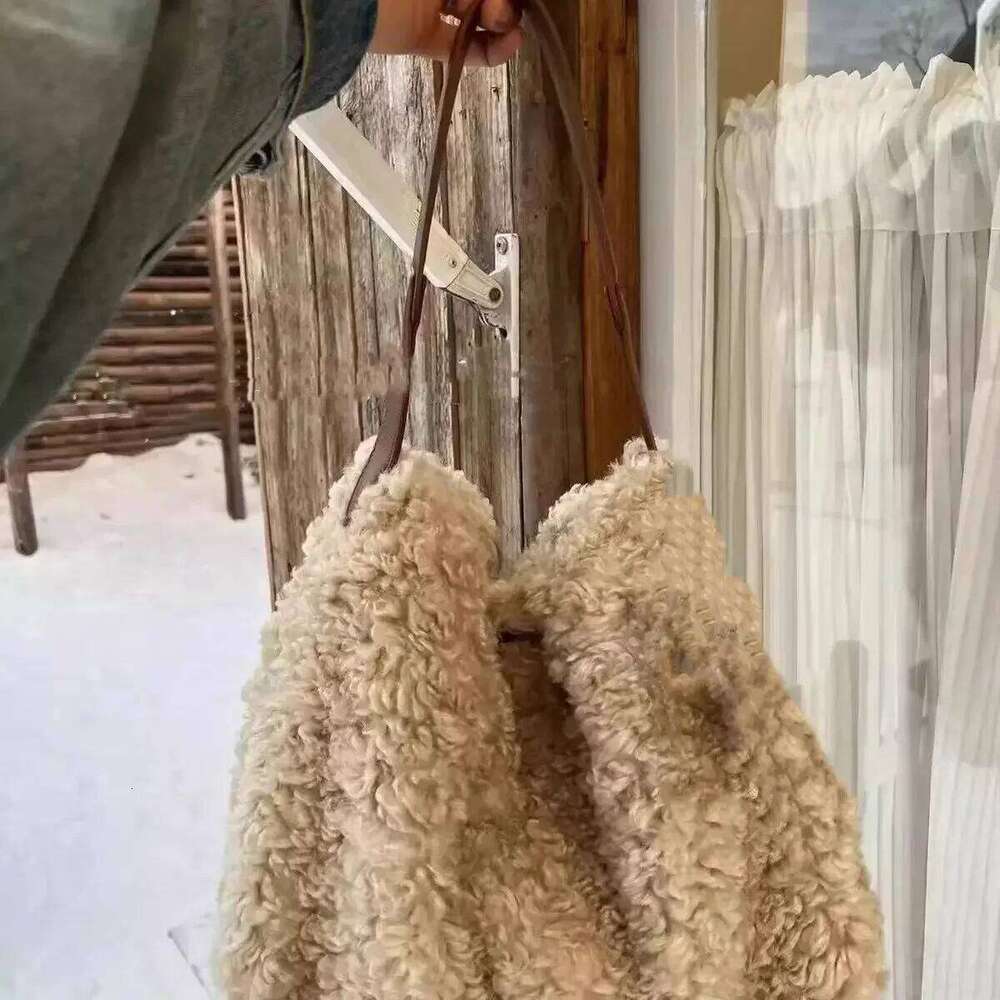 Autumn Winter Lamb Wool Tote Warm Plush Shoulder Bag Faux Fur for Women Handbag Fashion Designer Bags Shopper Clutch Purses Y260204