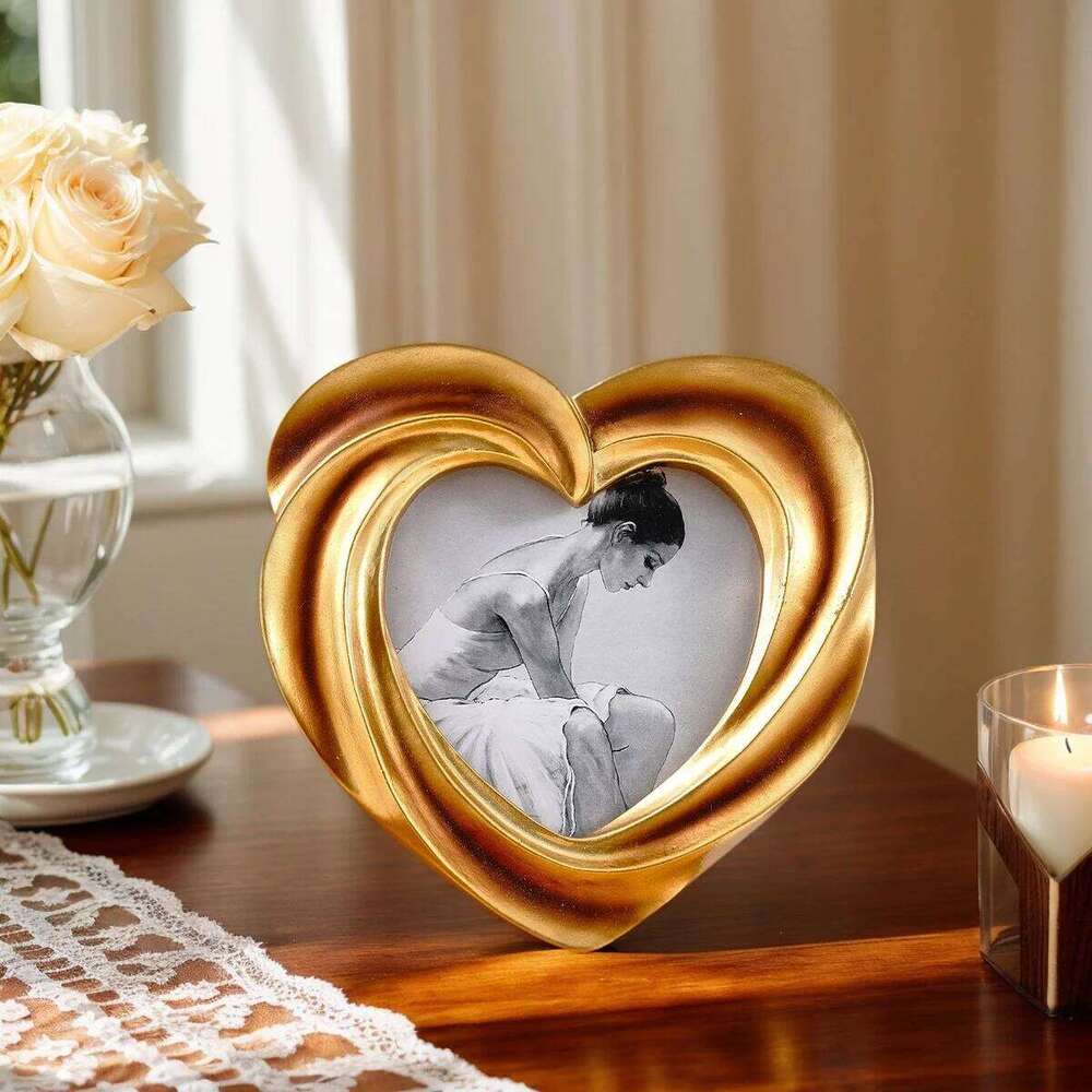 1PC, European golden cream heart-shaped three-dimensional pattern decorative frame, suitable for family photo display S260205