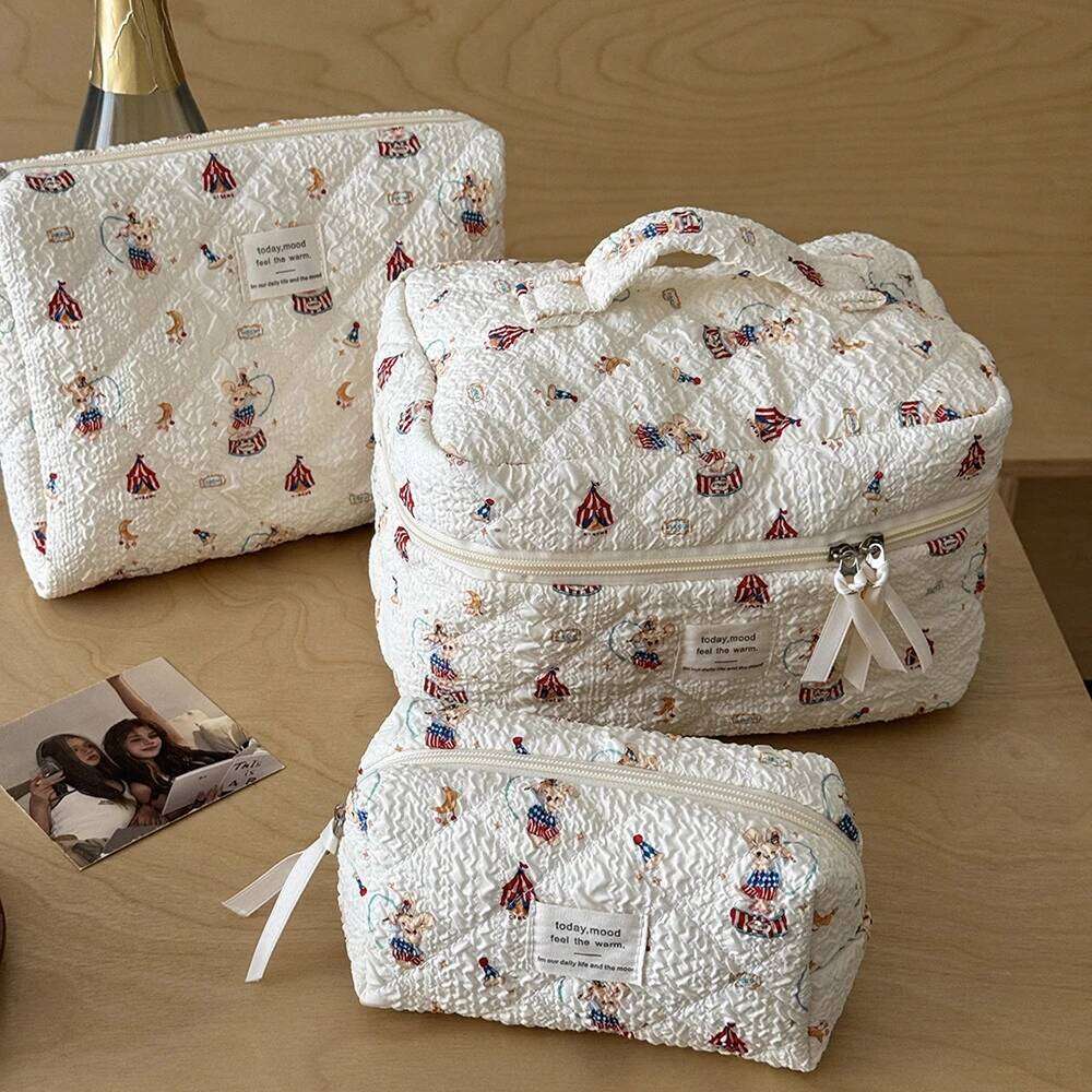 Fashion New Cartoon Rabbit Girl Makeup Tote Cosmetic Organizer Quilted Pouch Handbag Ladies Kawaii Zipper Storage Bag Y260206