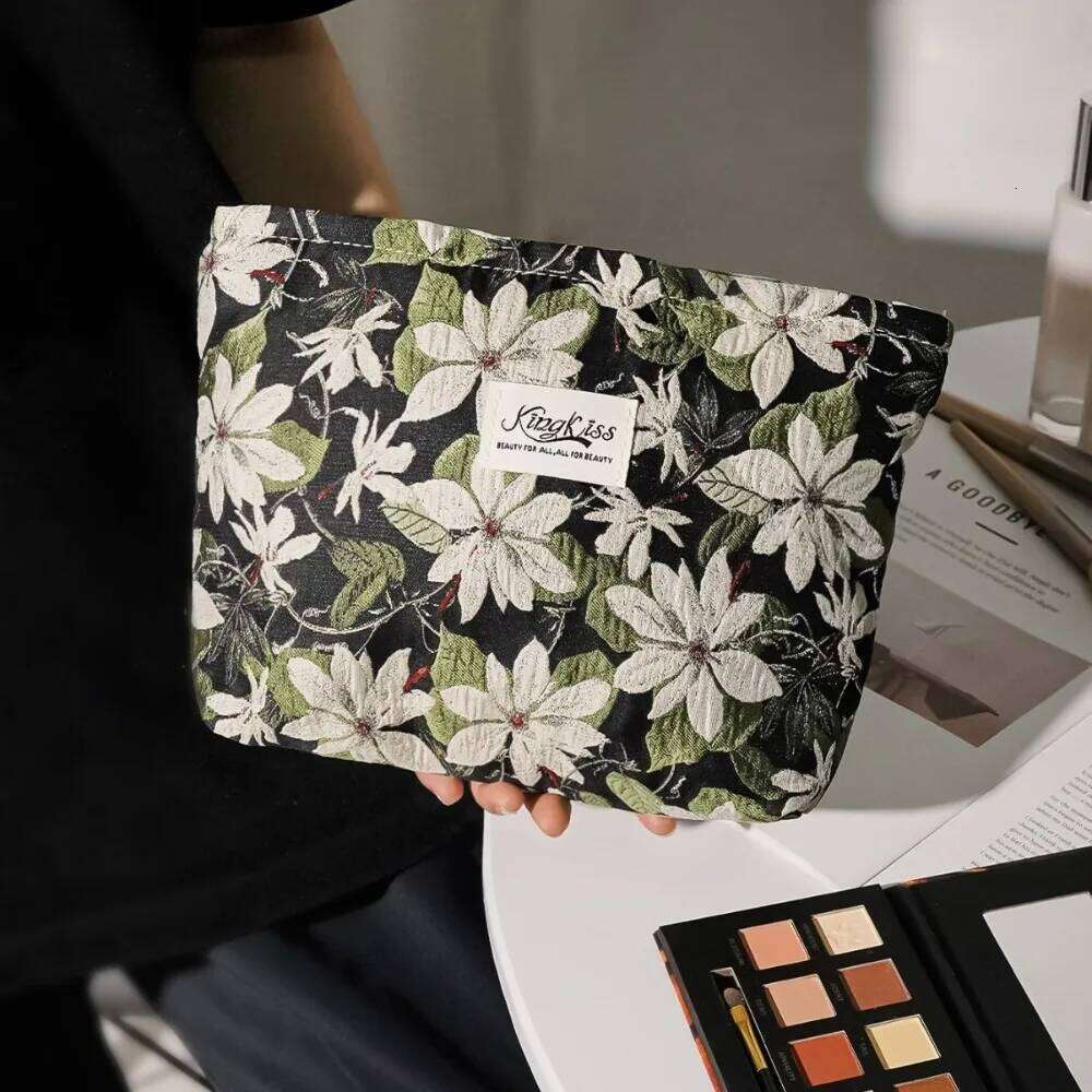Vintage Flower Women Makeup Storage Handbag Portable Cosmetic Toiletry Organizer Pouch Large Capacity Floral Wash Bag Y260206