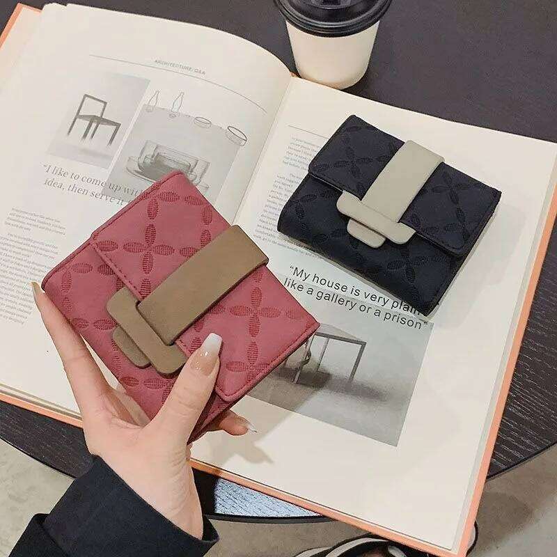 2024 New Women Fashion Leather Bifold Short Wallets Female Luxury Designer Small Purse Zipper Card Holder Coin Pockets Y260206