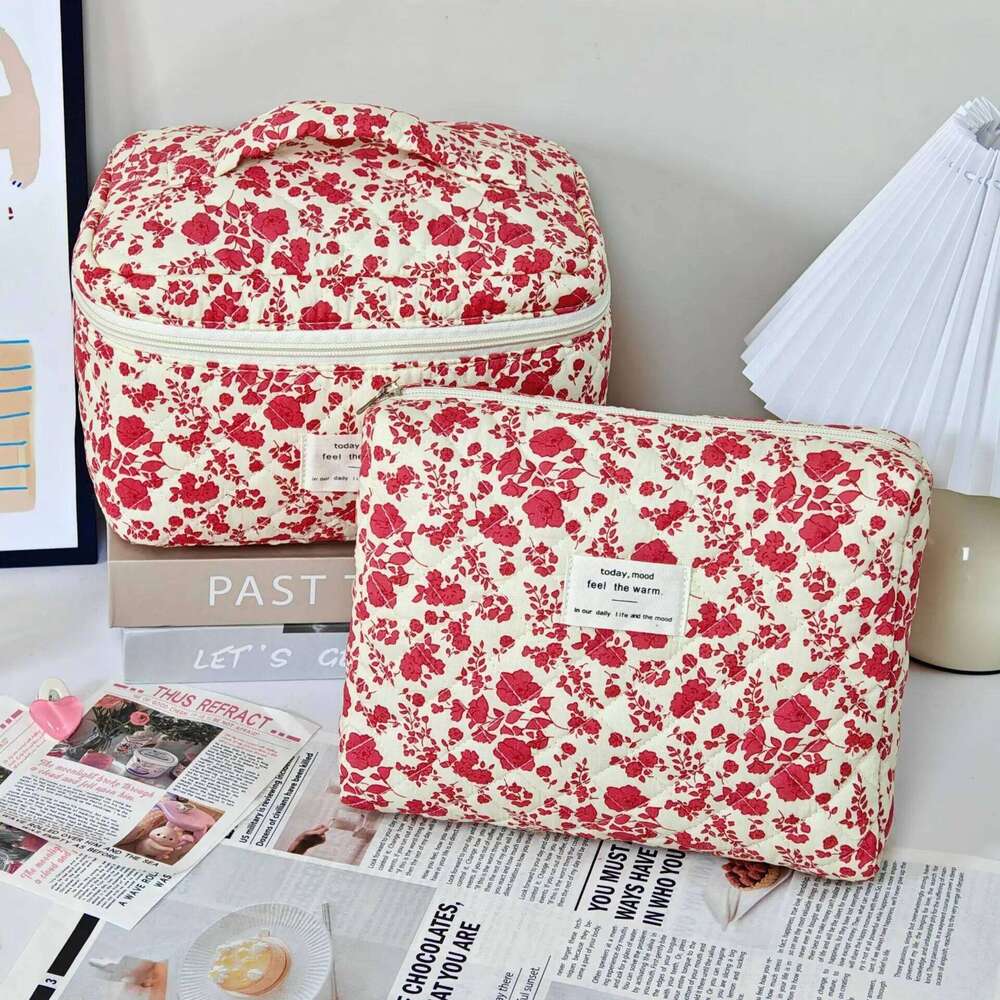 Fashion Vintage Red Blue Flower Makeup Storage Bag Ladies Cosmetic Lipstick Pouch Handbag Rose Pattern Women Quilted Zipper Bags Y260206