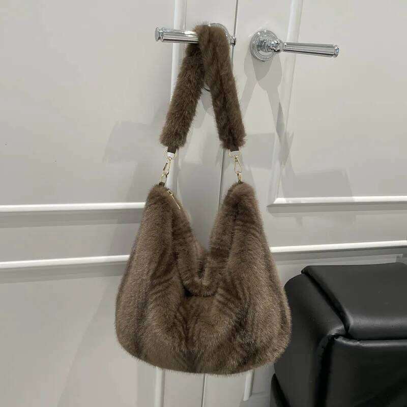 Luxury Faux Fur Women's Bucket Shoulder Bags Fashion Soft Plush Female Stripes Handbags Large Capacity Ladies Furry Tote Bag Y260204