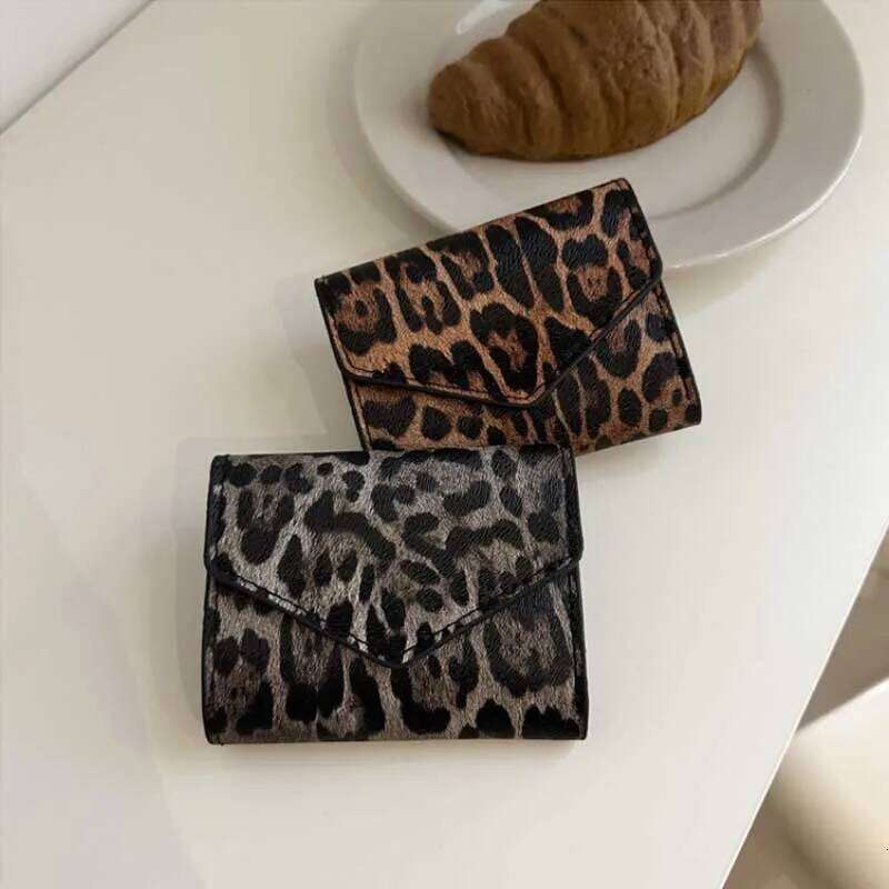 Portable Elegant Leopard Short Wallet PU Leather Card Holder Envelope Clutch Bag Handbag Korean Style Coin Purse Women Carteras Y260206